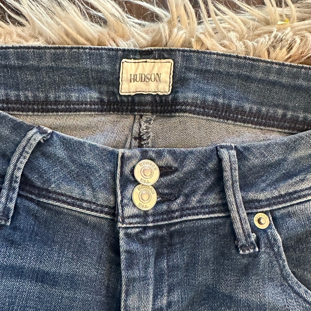 Hudson size 28